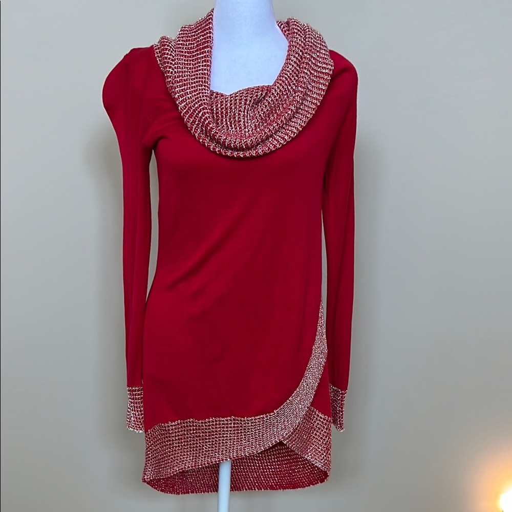Women’s small Fontana dress top read with silver accents